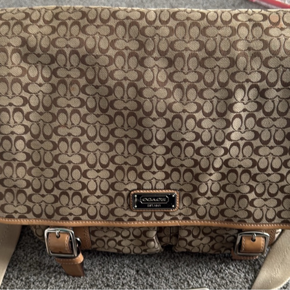 Coach messenger bag in great used condition